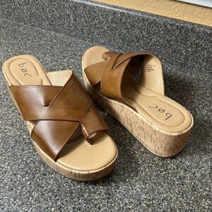b.o.c Born Tan Faux Leather Cork Wedge Sandals Womens Size 10 M Toe Ring Slip On